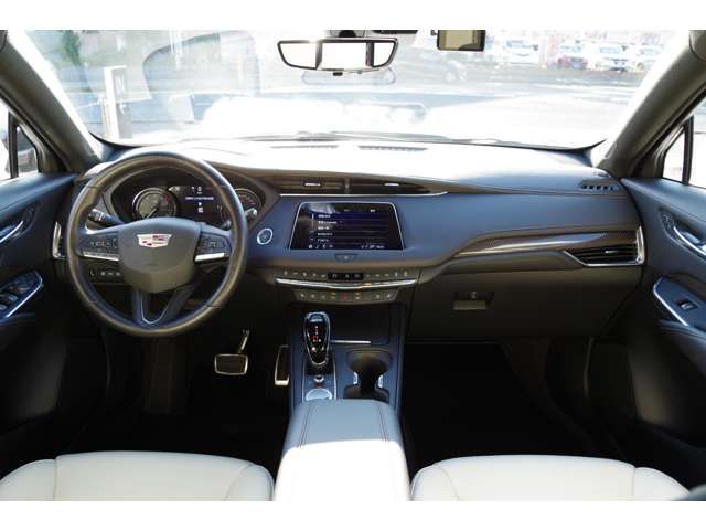 Cadillac XT4 2023-02 16241-4