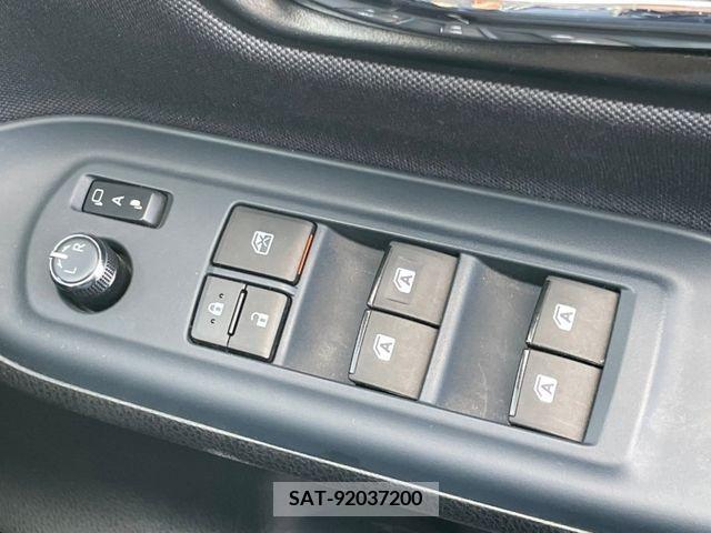 Toyota VOXY 2016-10 331483-26
