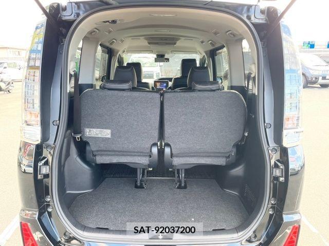 Toyota VOXY 2016-10 331483-14