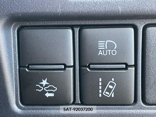 Toyota VOXY 2016-10 331483-23