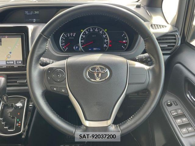 Toyota VOXY 2016-10 331483-9