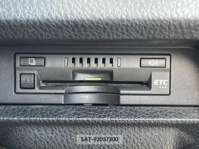 Toyota VOXY 2016-10 331483-25