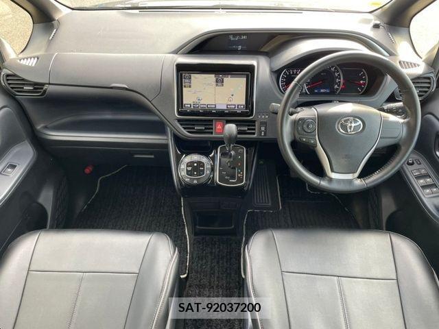 Toyota VOXY 2016-10 331483-2