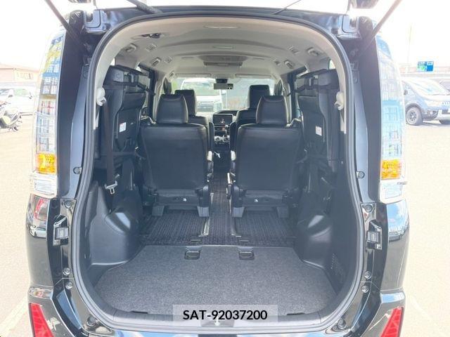 Toyota VOXY 2016-10 331483-15
