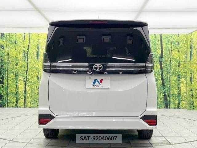 Toyota VOXY 2023-02 338202-15