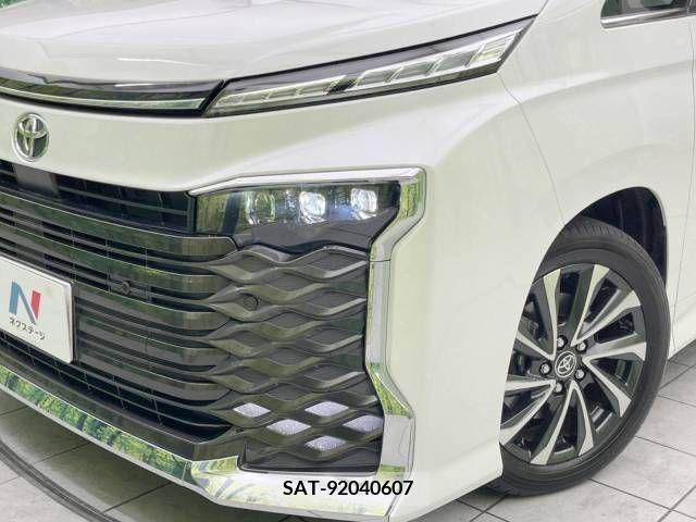 Toyota VOXY 2023-02 338202-12