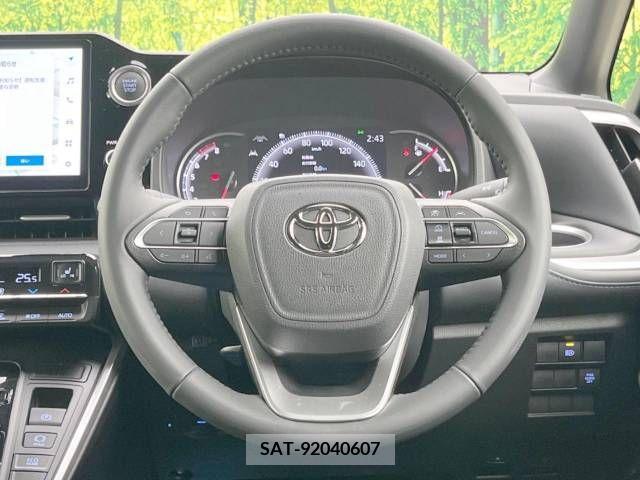 Toyota VOXY 2023-02 338202-11