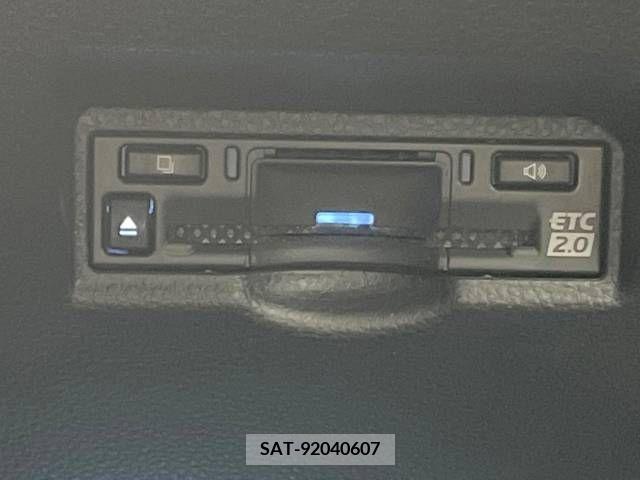 Toyota VOXY 2023-02 338202-7