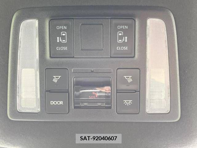 Toyota VOXY 2023-02 338202-5