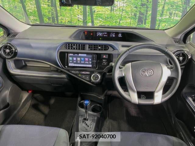 Toyota AQUA 2015-12 260182-1