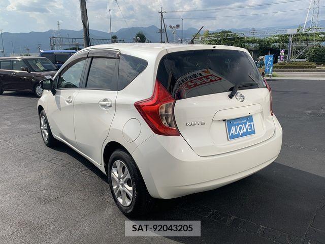 Nissan NOTE 2016-10 365336-4