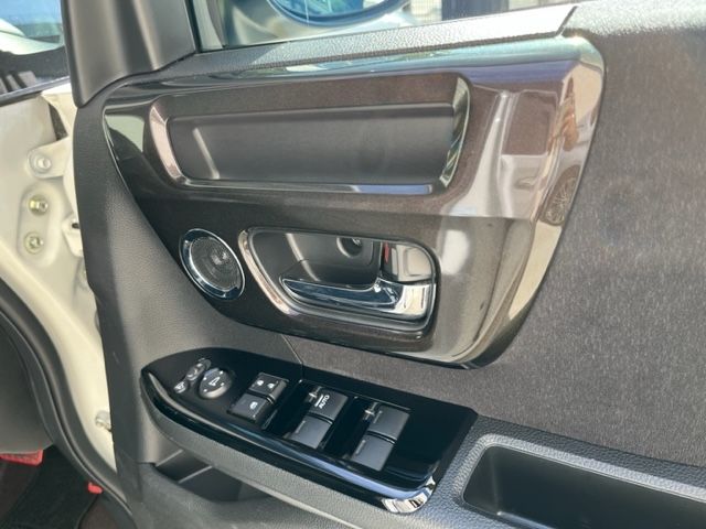 Honda N BOX CUSTOM 2018-10 10066-18