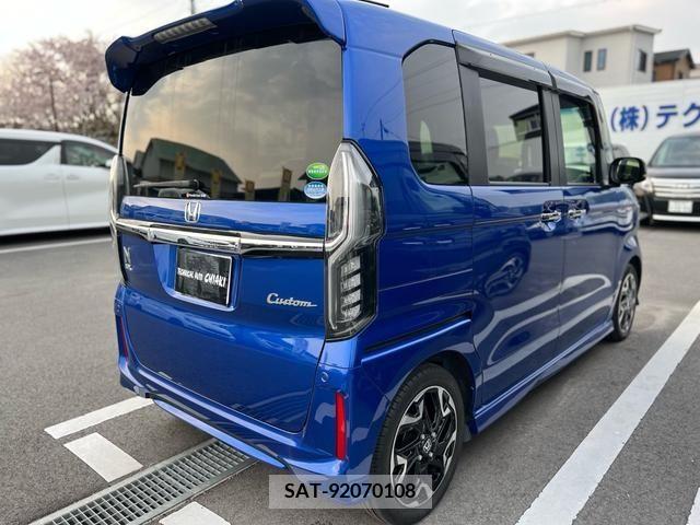 Honda N BOX CUSTOM 2020-04 232247-4
