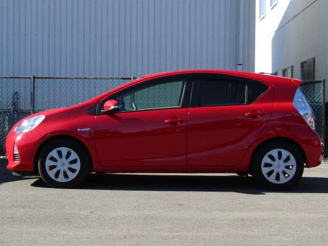 Toyota AQUA 2012-11 182476-3