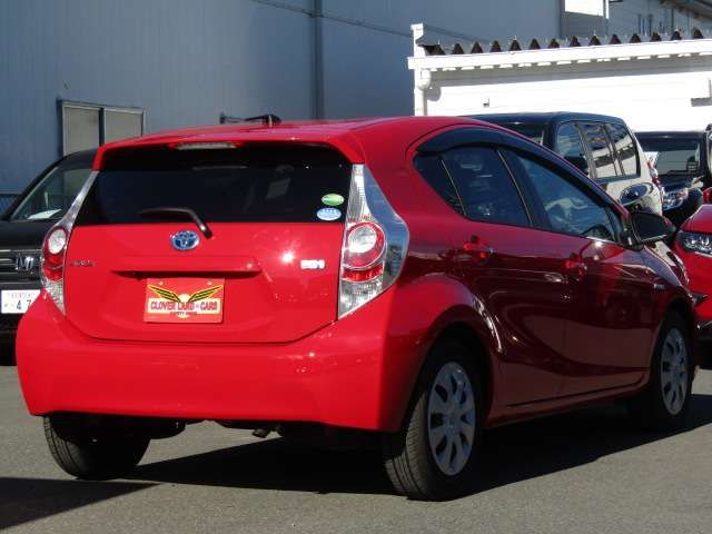 Toyota AQUA 2012-11 182476-6