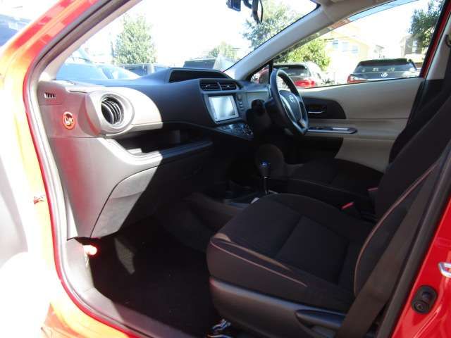 Toyota AQUA 2012-11 182476-16