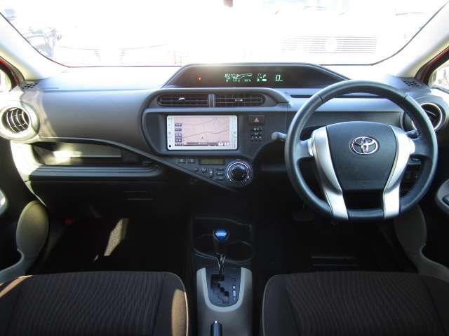 Toyota AQUA 2012-11 182476-15
