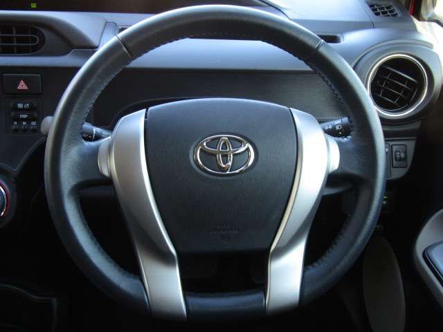 Toyota AQUA 2012-11 182476-14