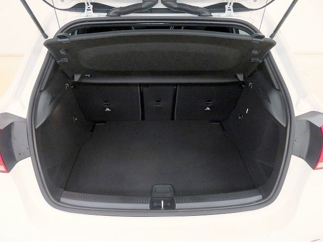 Mercedes Benz A-CLASS 2022-08 5141-13
