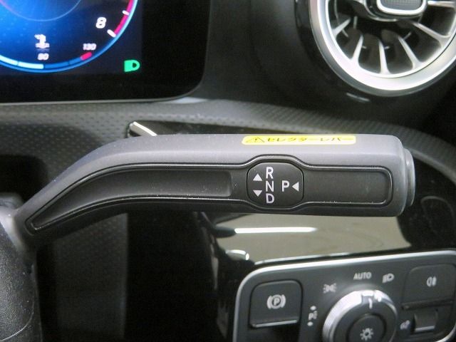 Mercedes Benz A-CLASS 2022-08 5141-11
