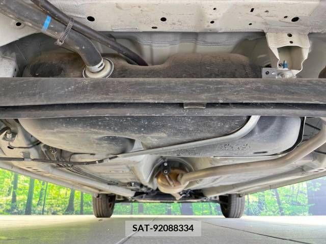 Suzuki SPACIA 2022-08 330257-19