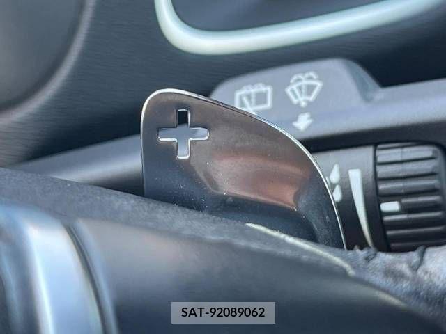 Volvo V40 2018-02 329873-8