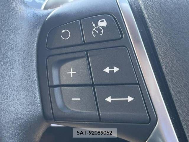 Volvo V40 2018-02 329873-6