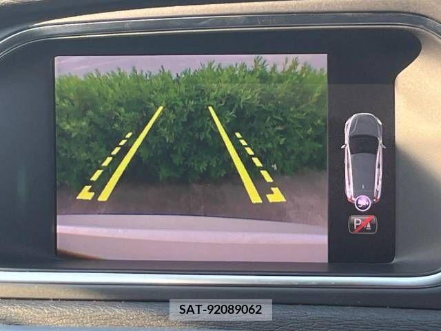 Volvo V40 2018-02 329873-5