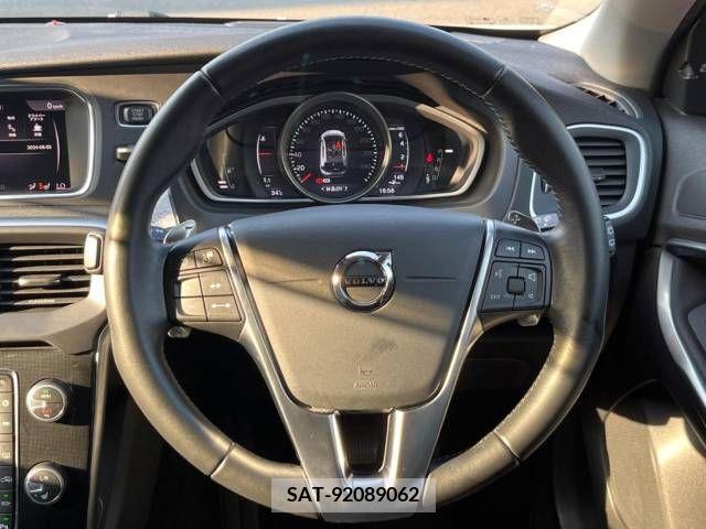 Volvo V40 2018-02 329873-10