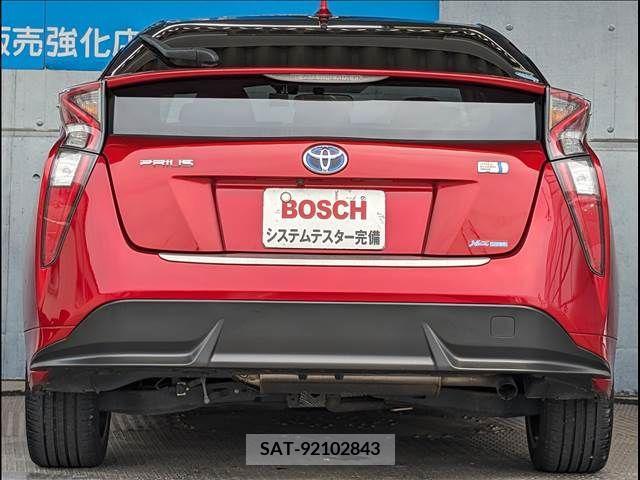 Toyota PRIUS 2016-04 282103-5