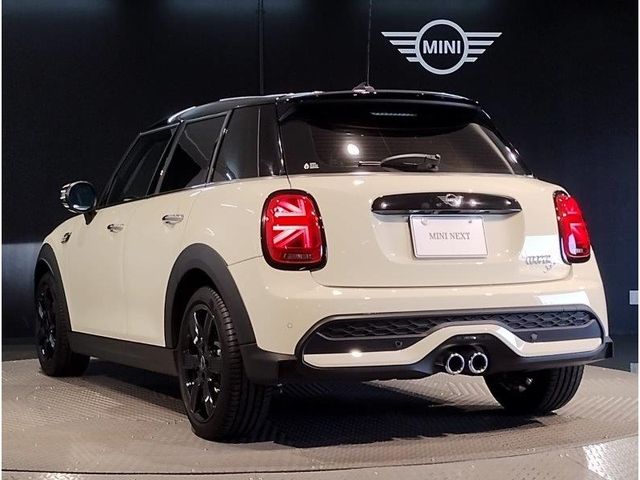 Bmw MINI 2022-11 12647-6