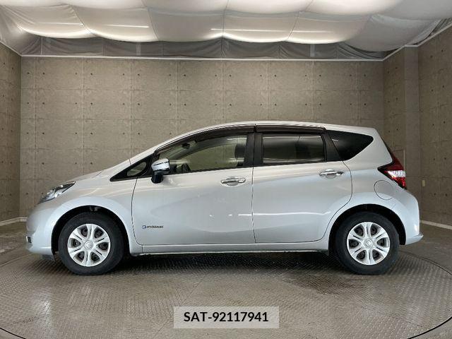 Nissan NOTE 2017-02 305354-7