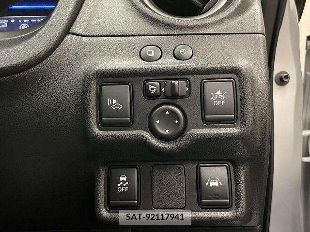Nissan NOTE 2017-02 305354-21