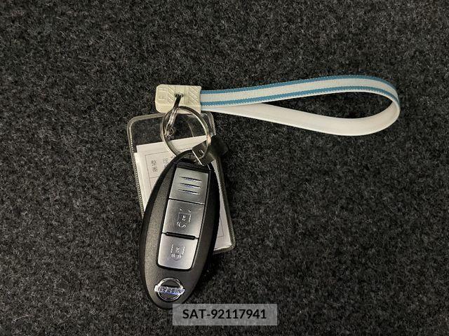 Nissan NOTE 2017-02 305354-23