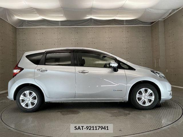 Nissan NOTE 2017-02 305354-6