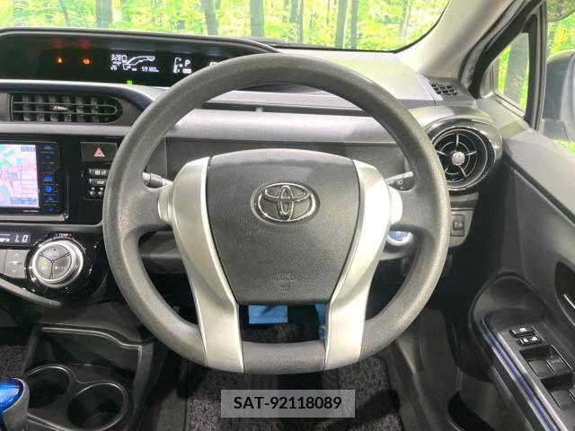 Toyota AQUA 2016-03 260277-11