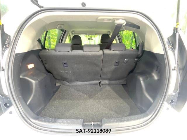 Toyota AQUA 2016-03 260277-10