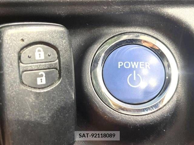 Toyota AQUA 2016-03 260277-7
