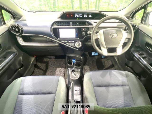 Toyota AQUA 2016-03 260277-1