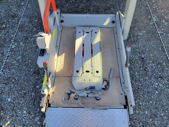 Nissan SERENA 2013-10 28993-10