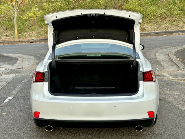 Lexus IS 2013-05 192742-8