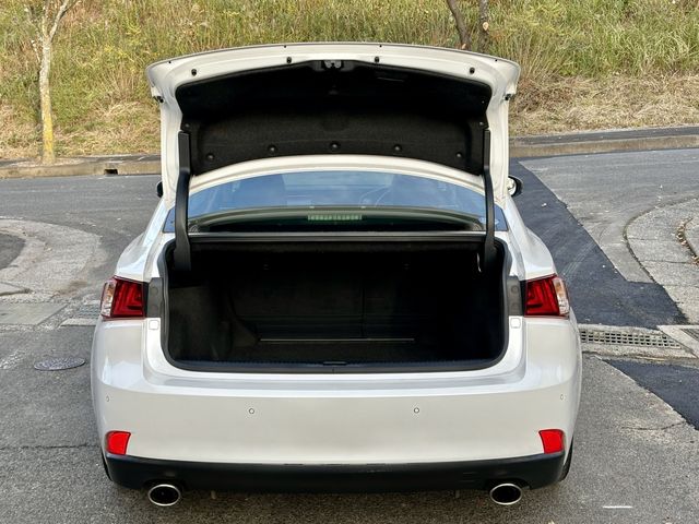 Lexus IS 2013-05 192742-7