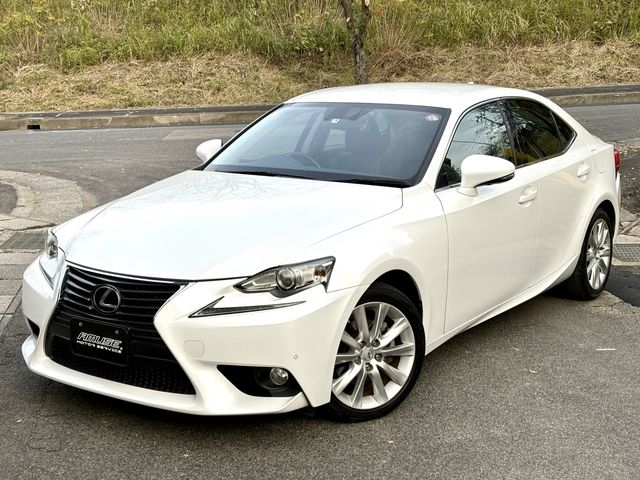 Lexus IS 2013-05 192742-4