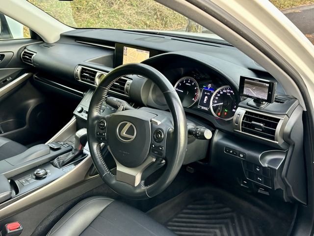 Lexus IS 2013-05 192742-11