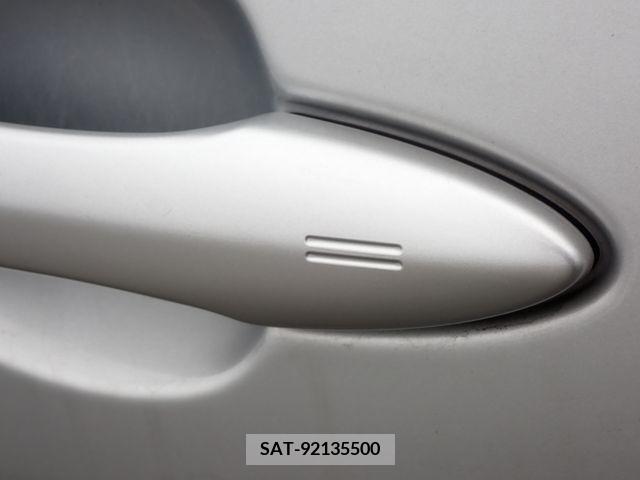 Toyota PRIUS 2017-02 220724-12