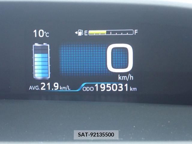 Toyota PRIUS 2017-02 220724-14