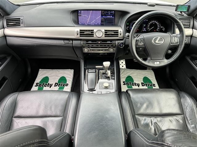 Lexus LS 2012-11 887-9