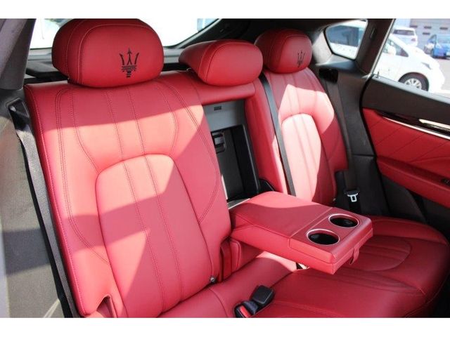 Maserati LEVANTE 2020-07 3492-17