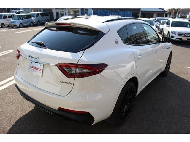 Maserati LEVANTE 2020-07 3492-22
