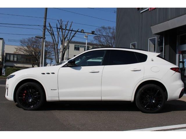 Maserati LEVANTE 2020-07 3492-3
